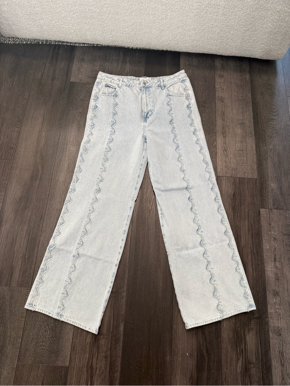 H&M Light Wash Women's Wide-Leg Jeans with Wave Stitch Detail